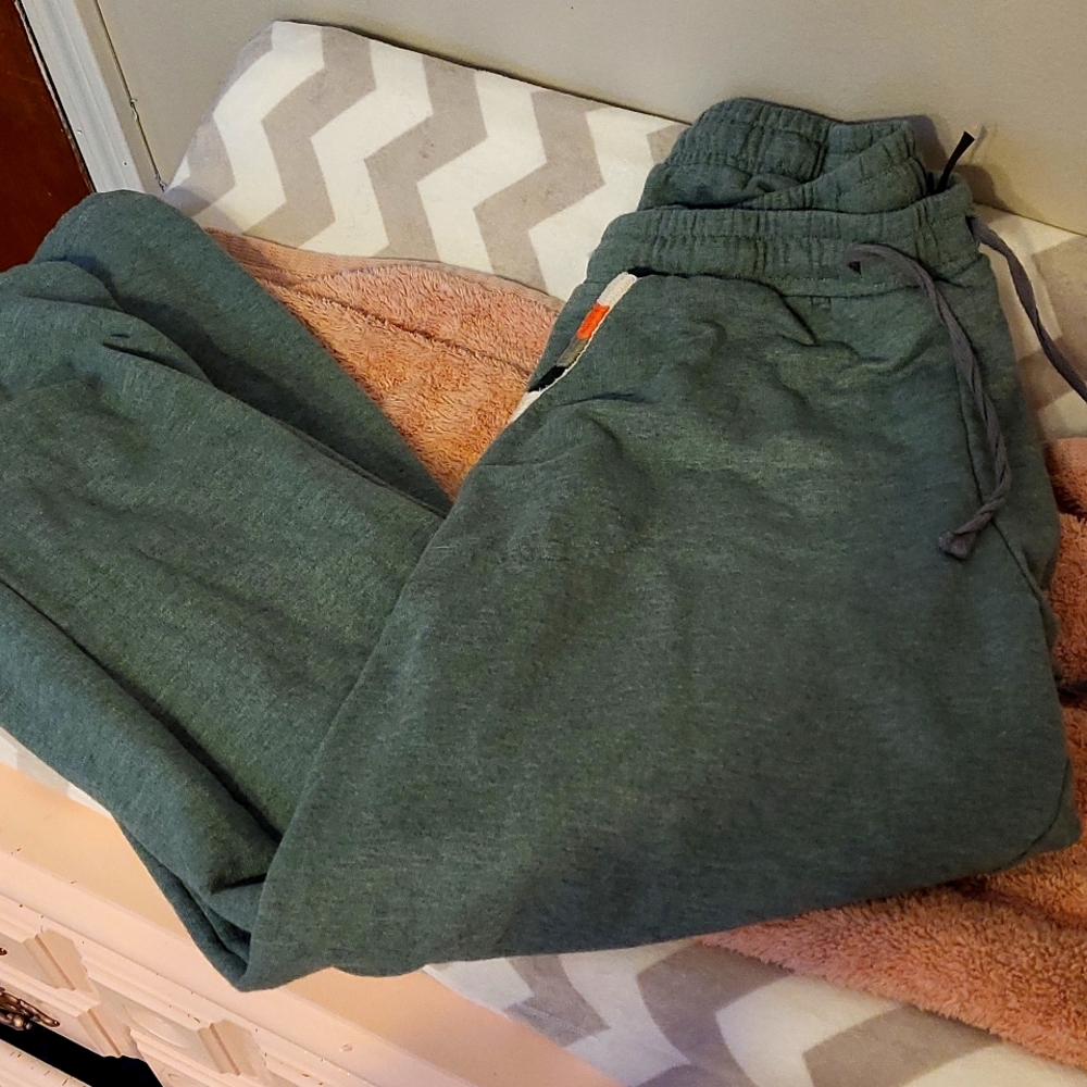 Pajama set - Picture 3 of 5